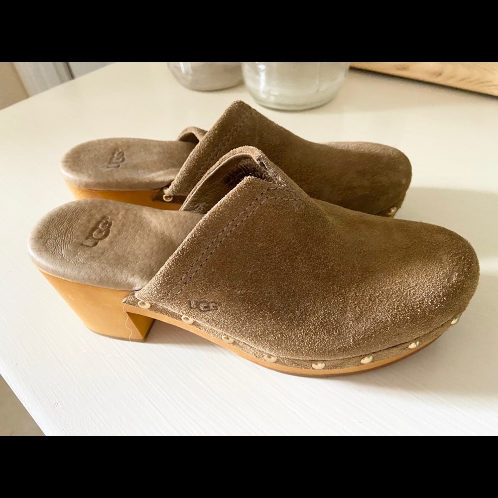 UGG suede clogs size 6